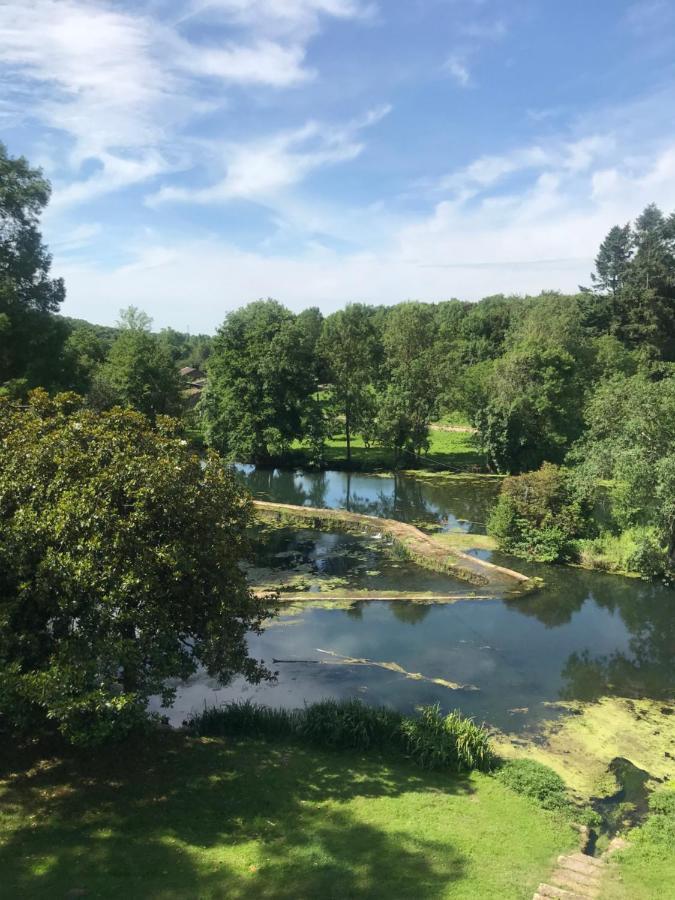 Château des Loups - Les Pommiers Echire Exterior foto