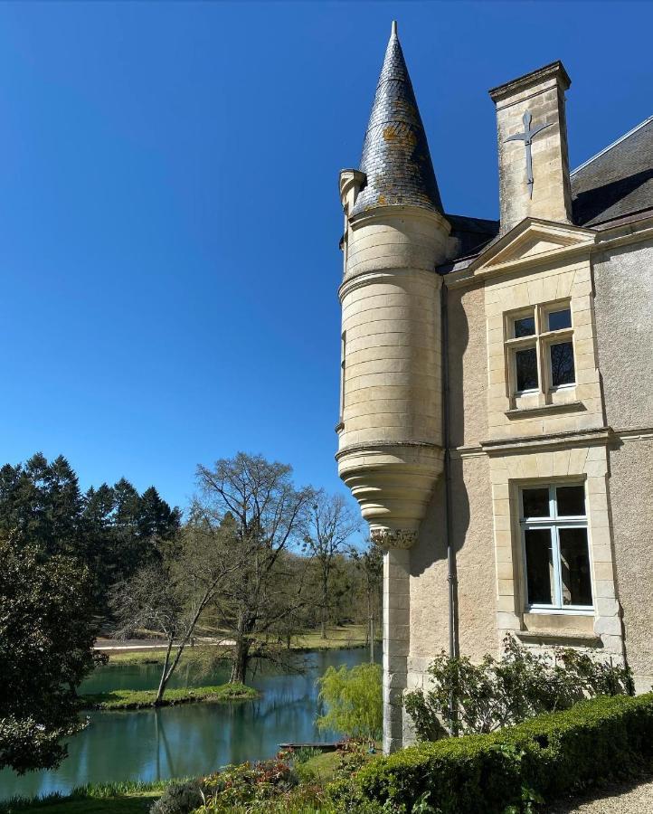 Château des Loups - Les Pommiers Echire Exterior foto